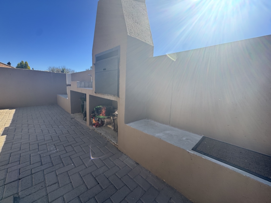 To Let 3 Bedroom Property for Rent in Wilkoppies North West